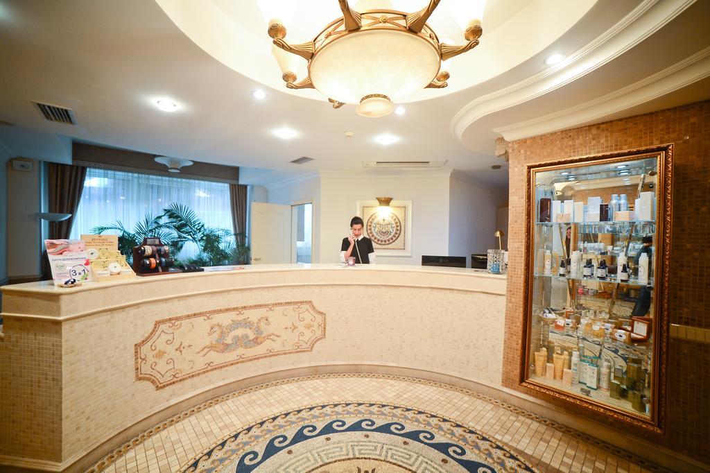 Visak Hotel Kiev Exteriör bild