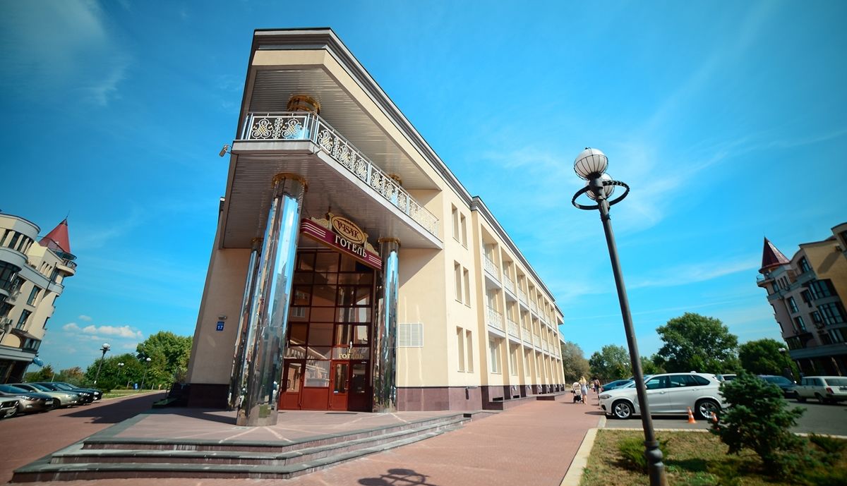 Visak Hotel Kiev Exteriör bild